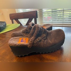 Ladies Rocket Dog Brown suede clog size 9